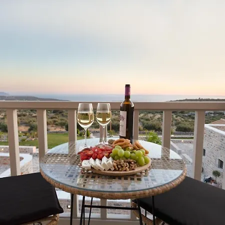 Armantanis Luxury 3*