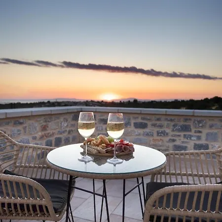 Armantanis Luxury 3*