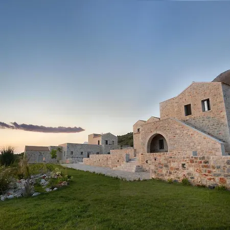 Armantanis Luxury 3*