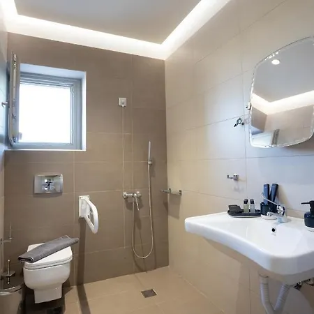 Armantanis Luxury 3*