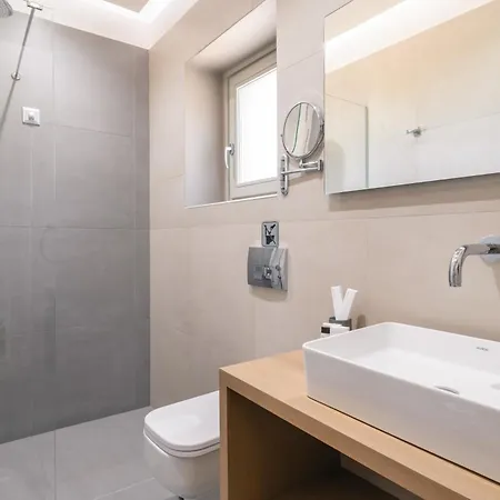 Armantanis Luxury 3*